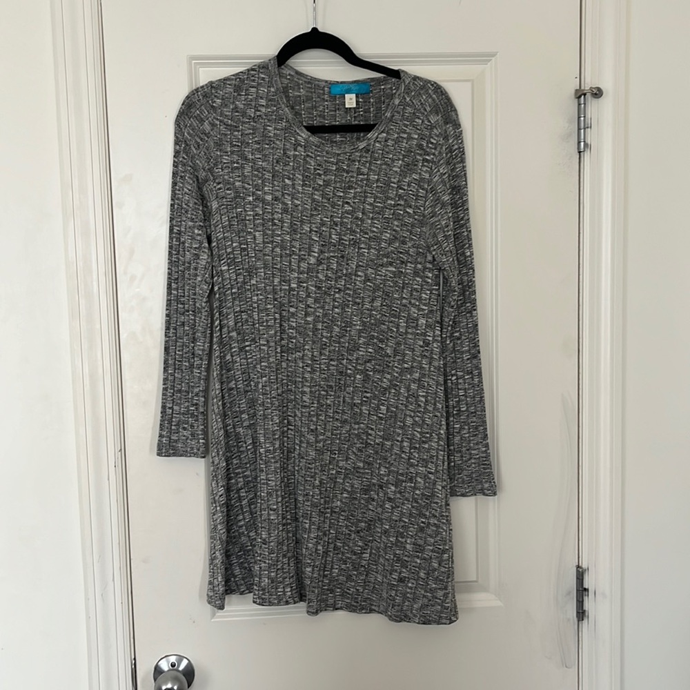 Gray long sleeve dress
